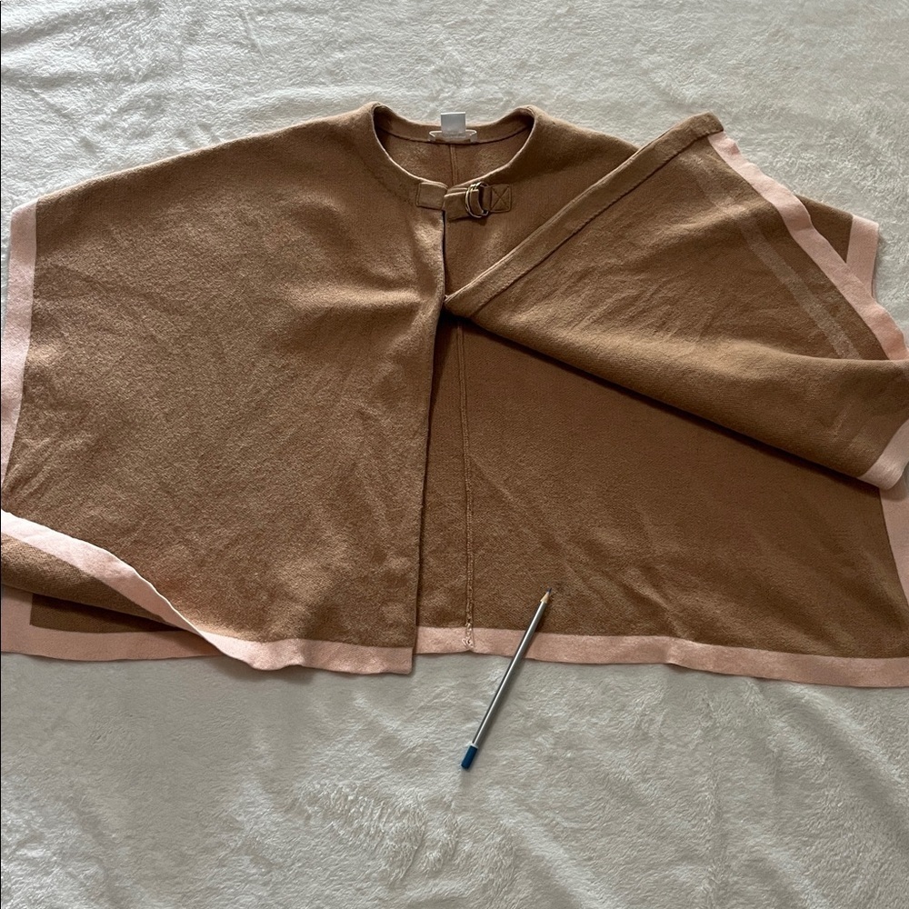 CHLOÉ
Kids Stone Cotton And Wool Cape With Buckle - Picture 12 of 16